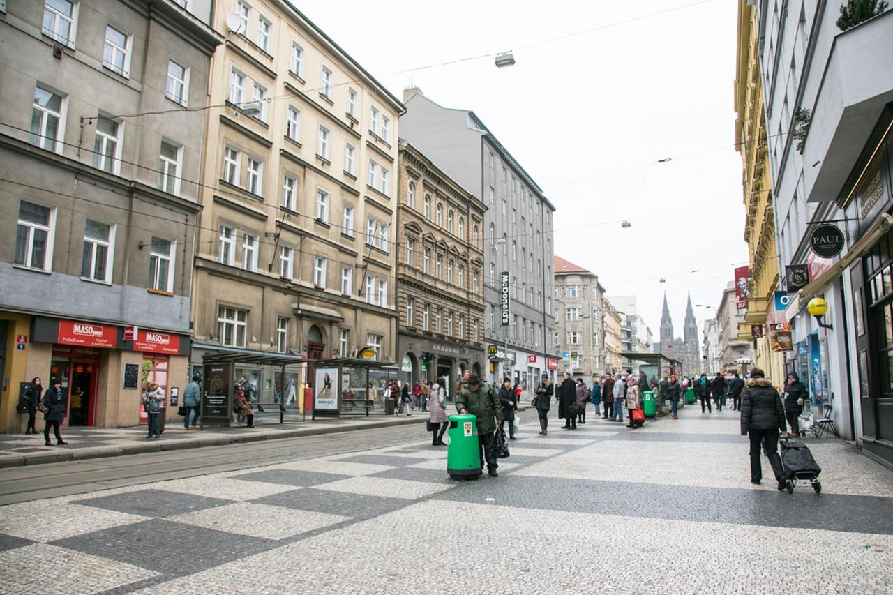 Welcome Apartments On Lublanska Praga Esterno foto