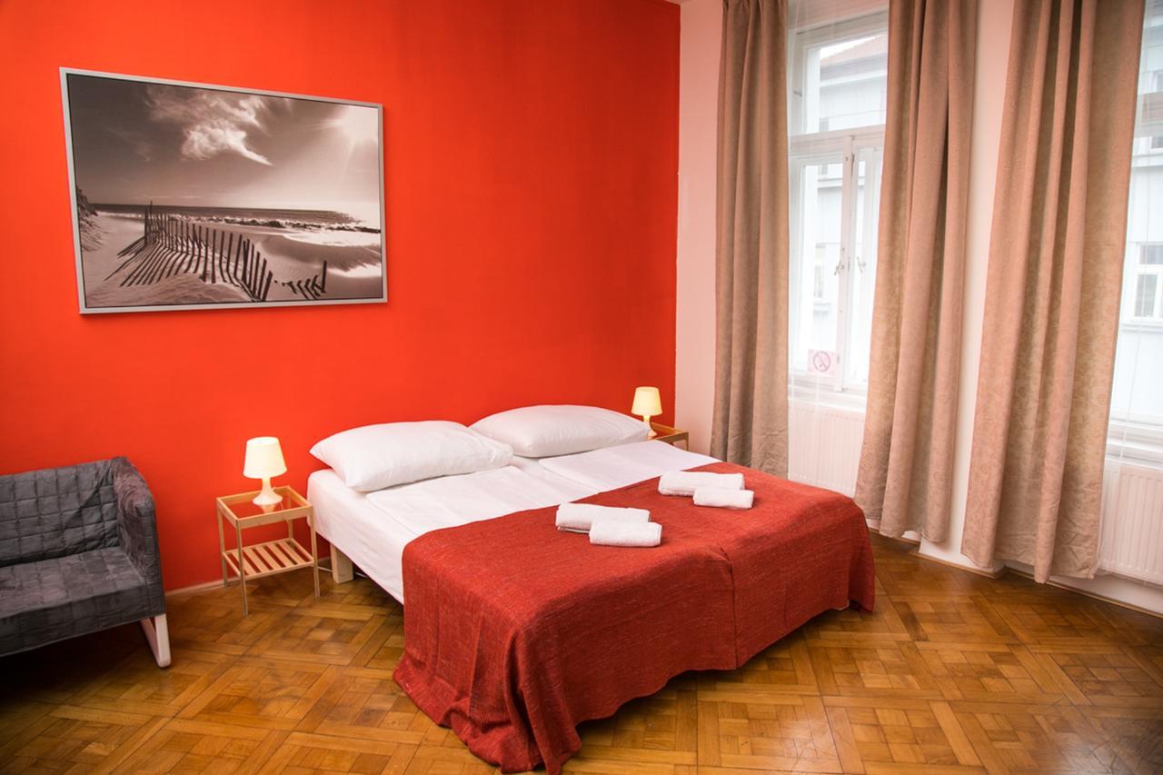 Welcome Apartments On Lublanska Praga Esterno foto