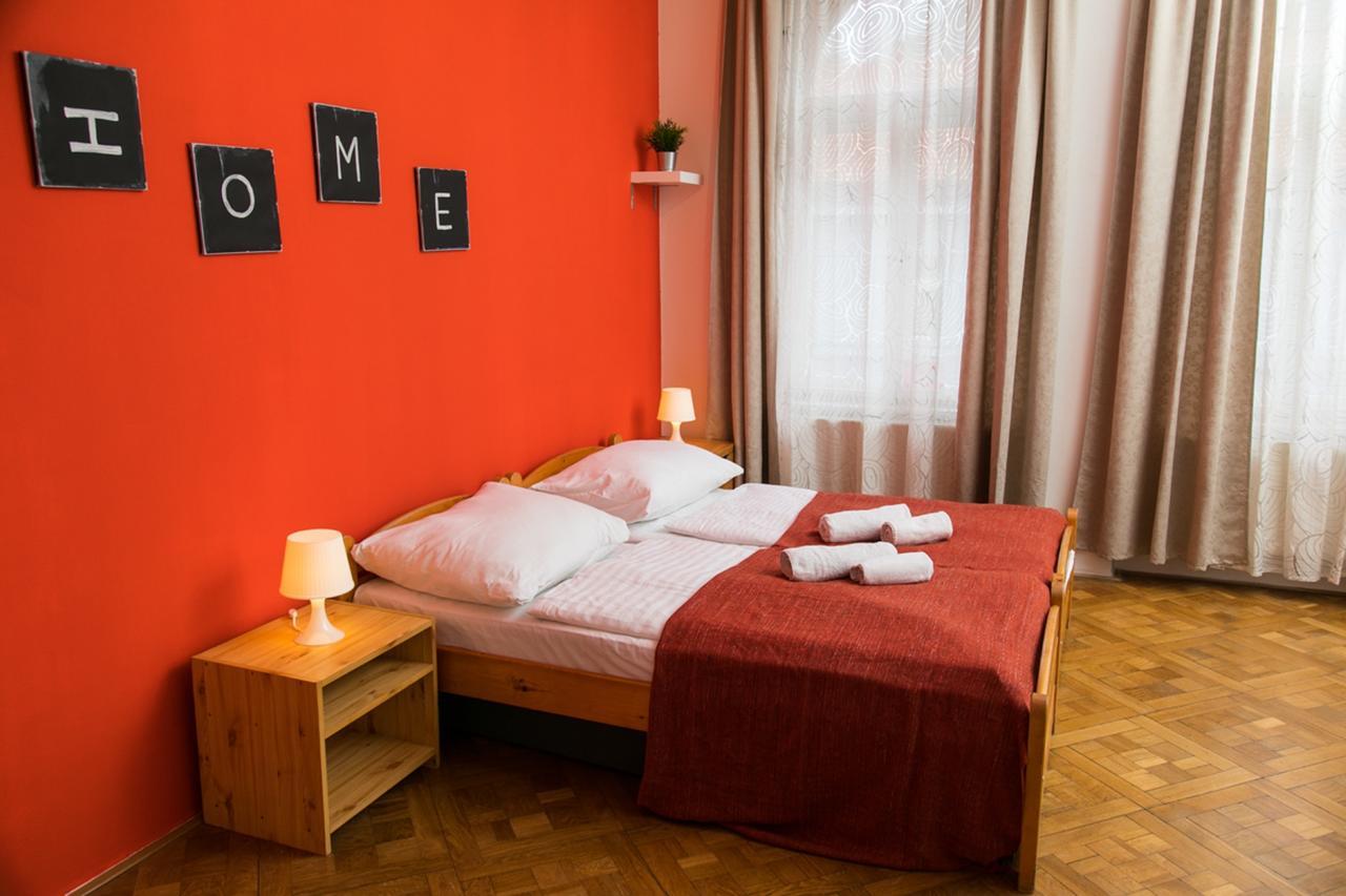 Welcome Apartments On Lublanska Praga Esterno foto