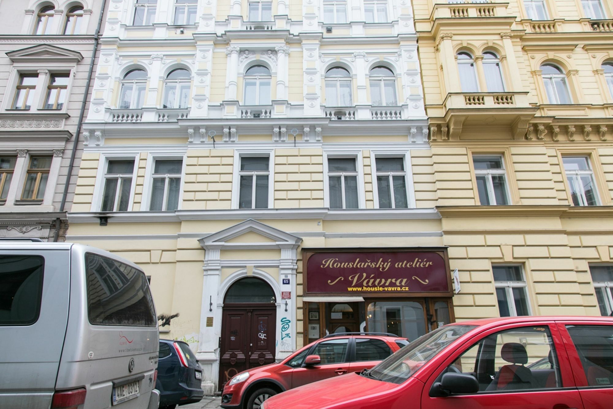 Welcome Apartments On Lublanska Praga Esterno foto